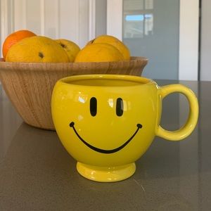 Teleflora Smiley Face Mug